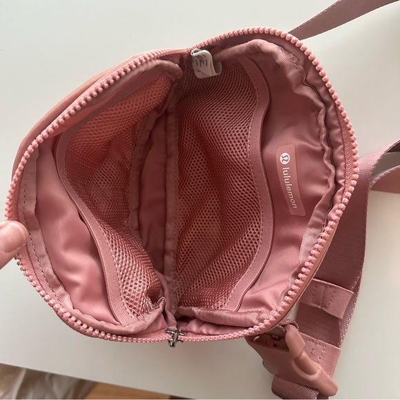 Lululemon belt bag - Picture 3 of 3